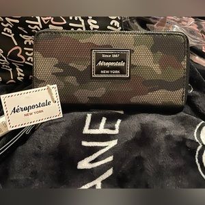 AEROPOSTALE CAMOUFLAGE WALLET
